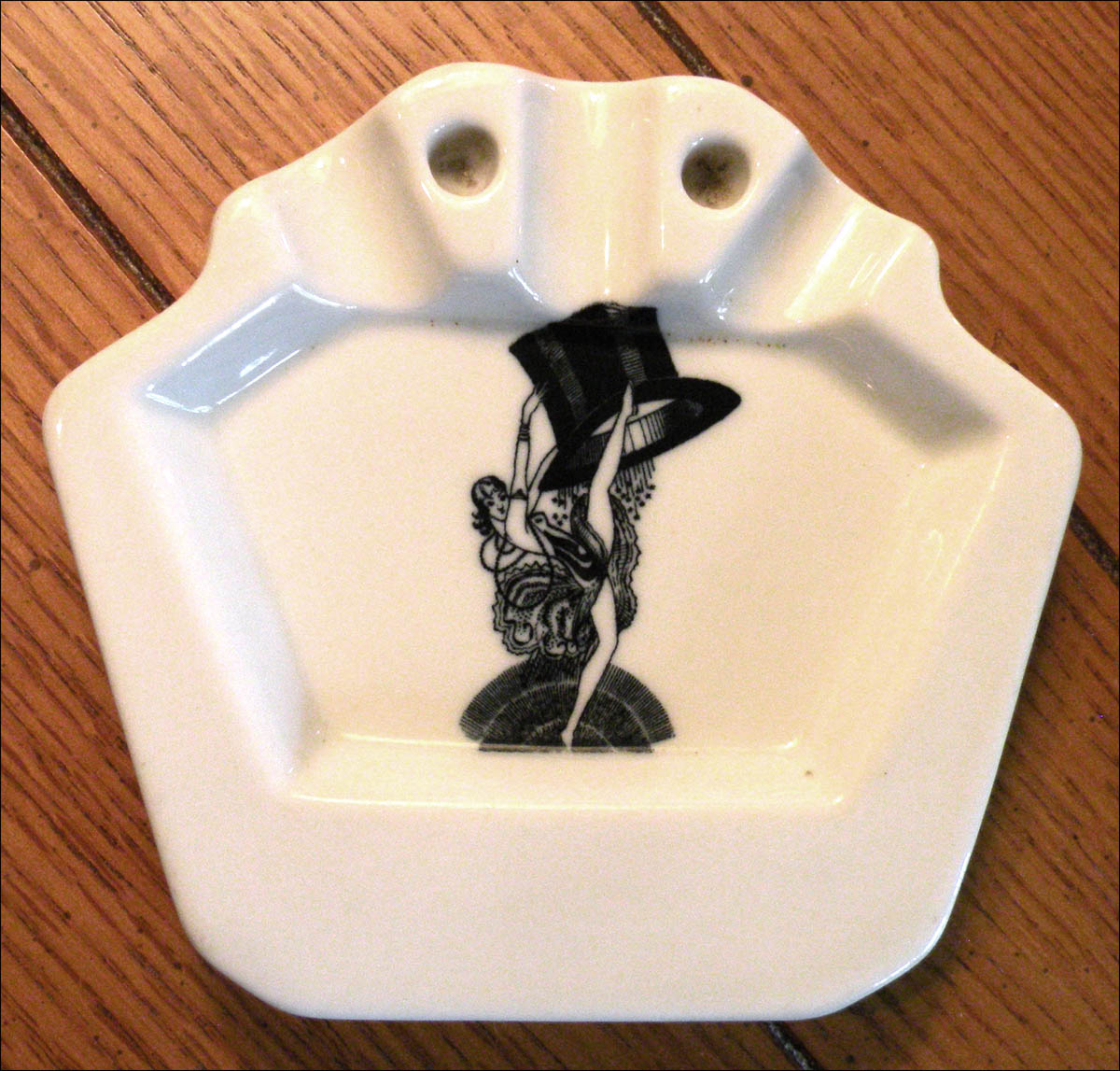 Top Hat Ashtray