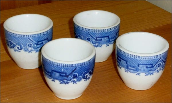 Blue Willow Culot Cups